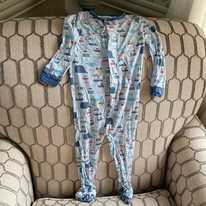 Magnetic Me pajamas EUC